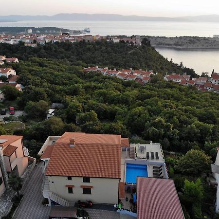 Apartman "Sabine Red" With Heated Pool Omišalj Exteriör bild
