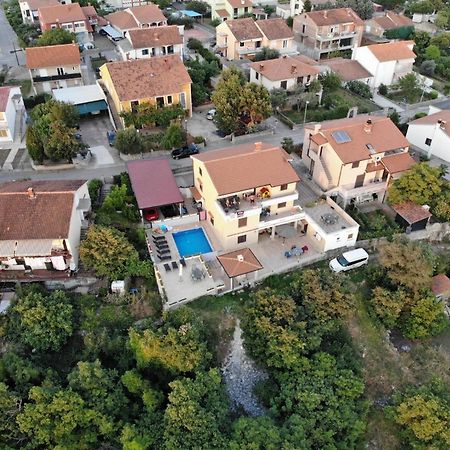 Apartman "Sabine Red" With Heated Pool Omišalj Exteriör bild