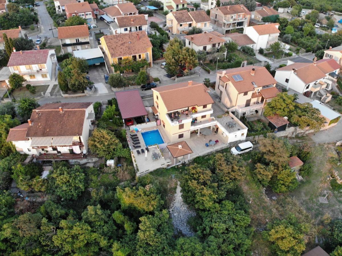 Apartman "Sabine Red" With Heated Pool Omišalj Exteriör bild
