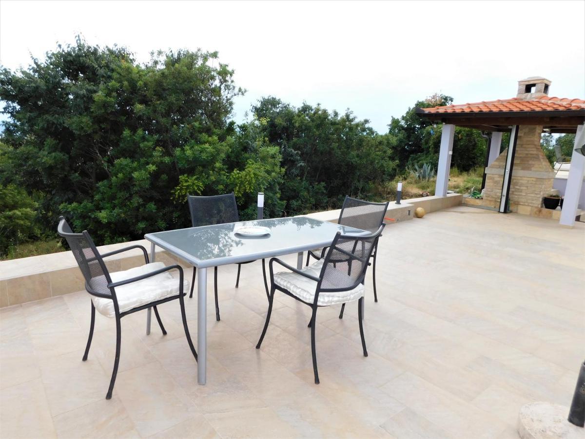 Apartman "Sabine Red" With Heated Pool Omišalj Exteriör bild