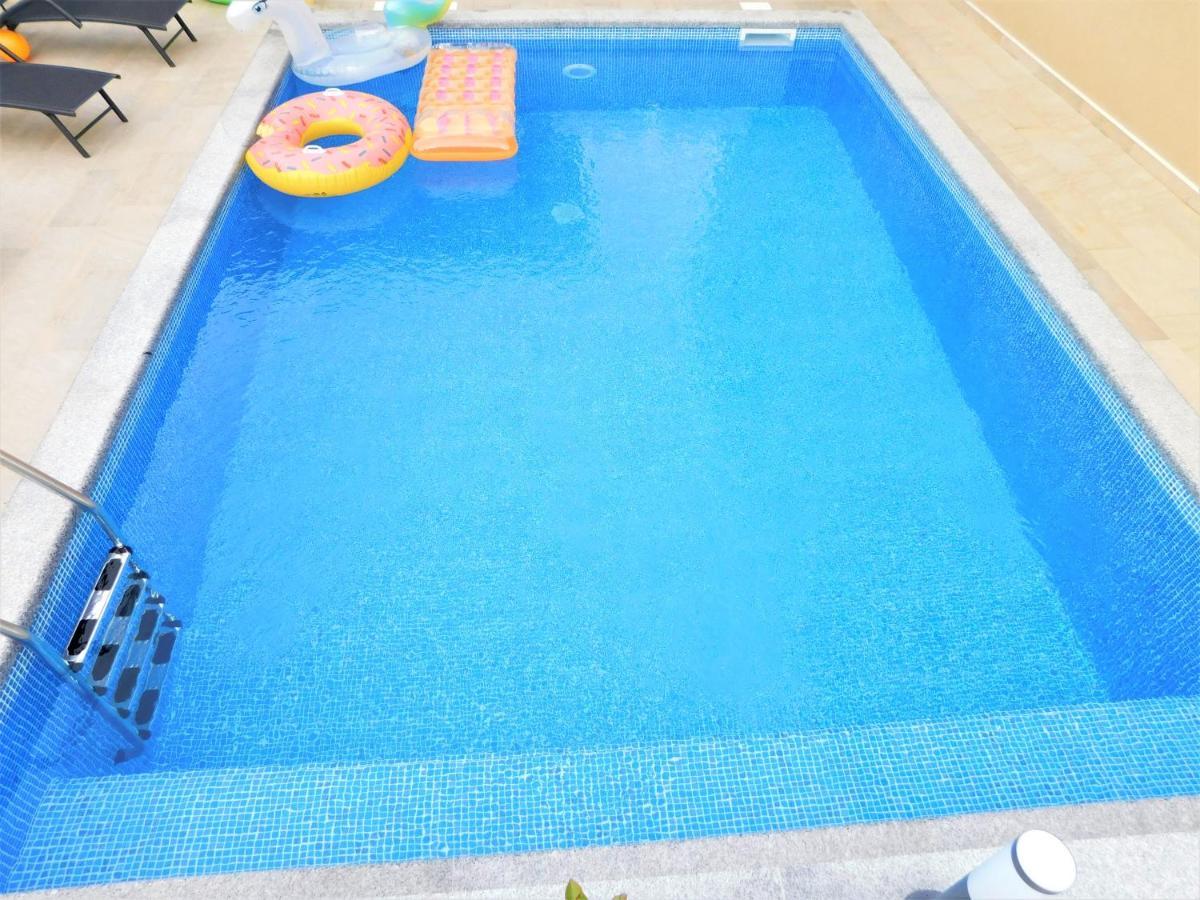 Apartman "Sabine Red" With Heated Pool Omišalj Exteriör bild