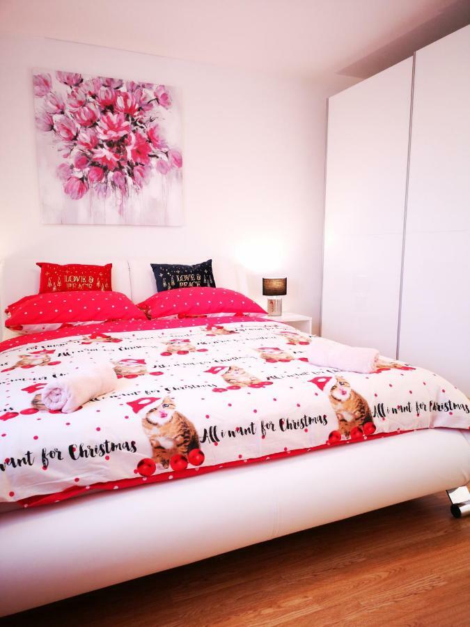 Apartman "Sabine Red" With Heated Pool Omišalj Exteriör bild