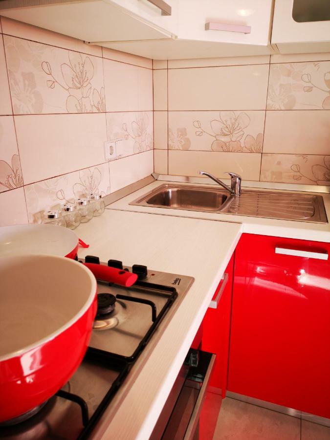 Apartman "Sabine Red" With Heated Pool Omišalj Exteriör bild