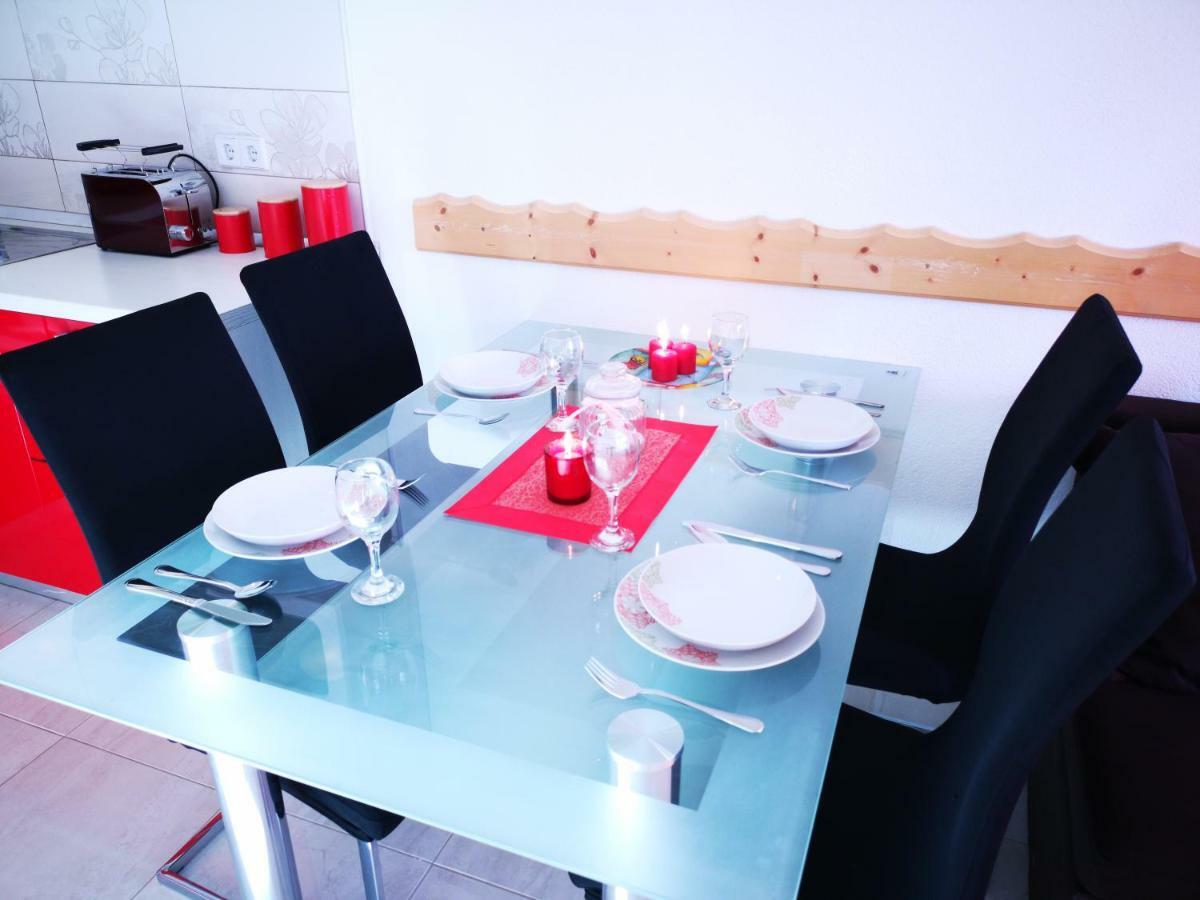 Apartman "Sabine Red" With Heated Pool Omišalj Exteriör bild